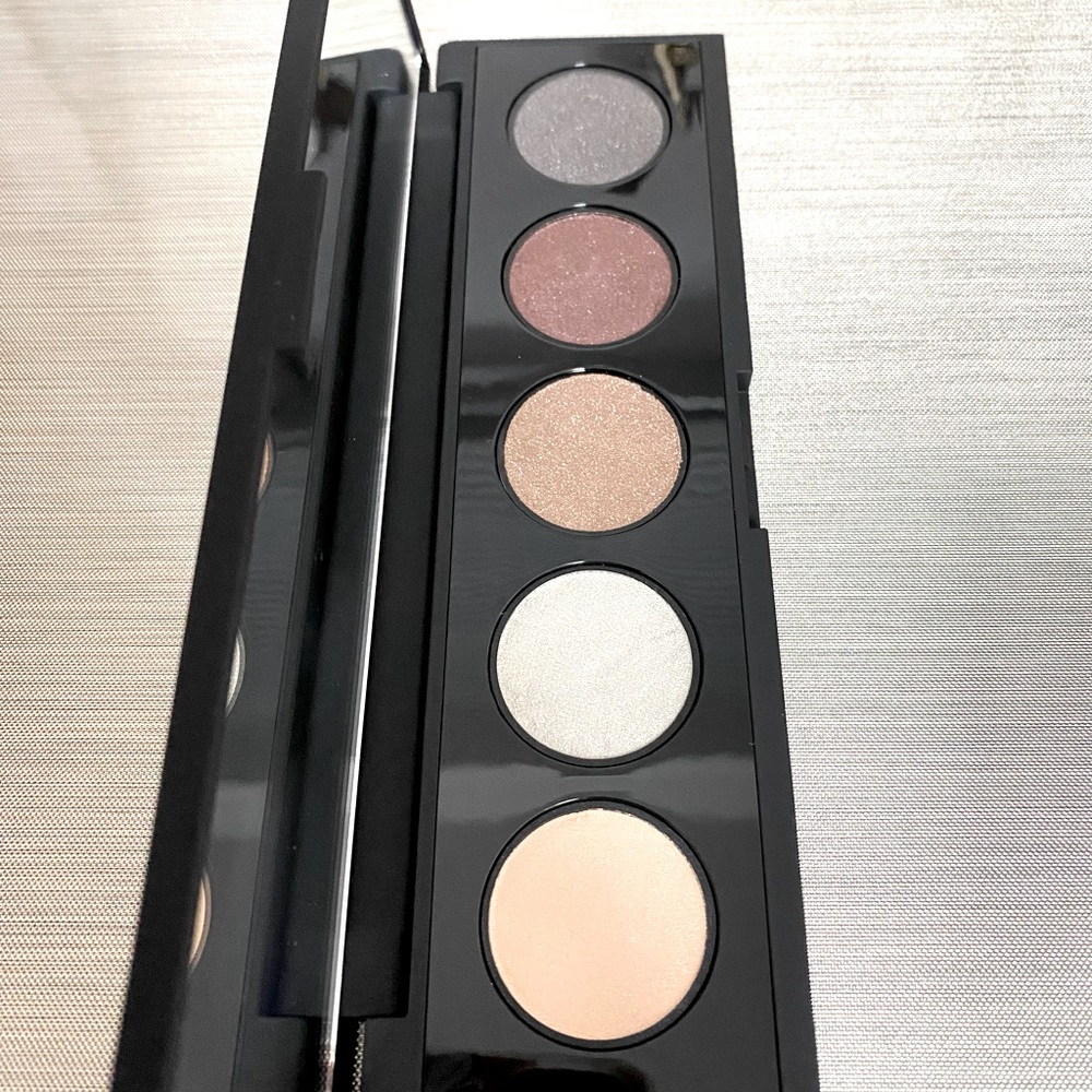 BRAND NEW BareMinerals BOUNCE & BLUR EYESHADOW PALETTE ❤️❤️❤️